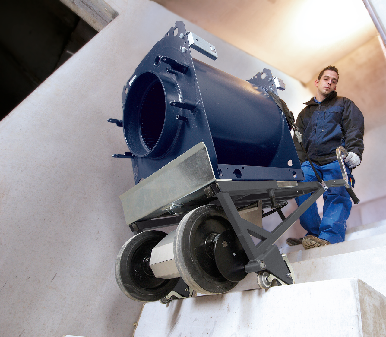 Transporting heavy loads up and down stairs with just one person is no problem with our CargoMaster